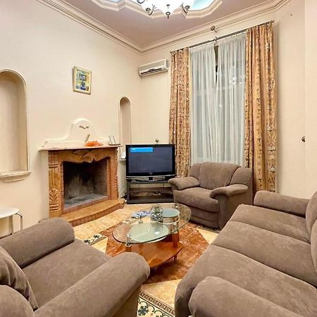 شقة Great One Bed Right Near Opera House كييف المظهر الخارجي الصورة