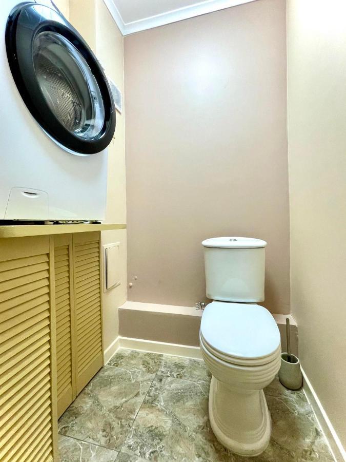شقة Great One Bed Right Near Opera House كييف المظهر الخارجي الصورة