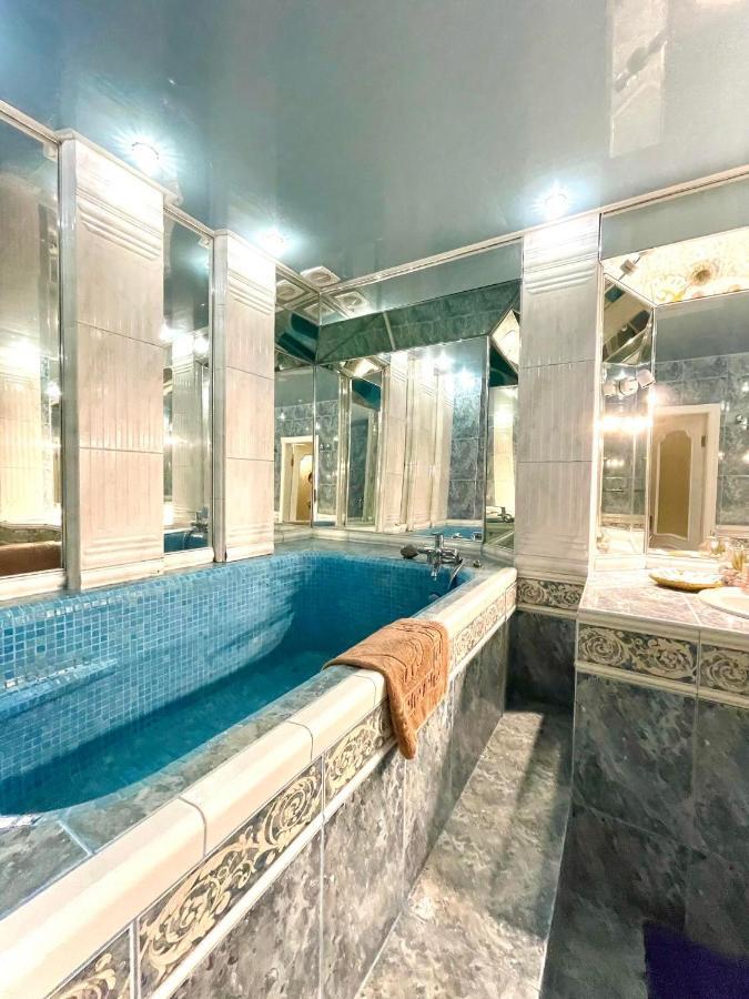 شقة Great One Bed Right Near Opera House كييف المظهر الخارجي الصورة