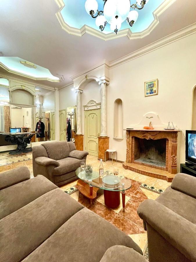 شقة Great One Bed Right Near Opera House كييف المظهر الخارجي الصورة